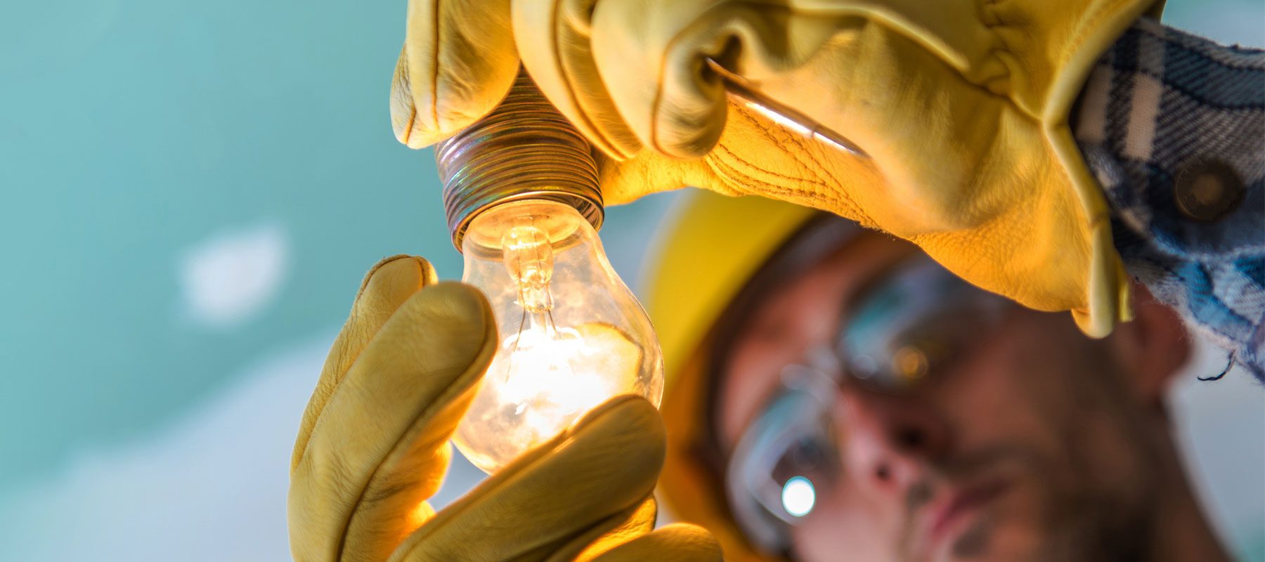 How to install Lighting Outdoor Multiple light Bulbs and Rewiring? | US Electrical