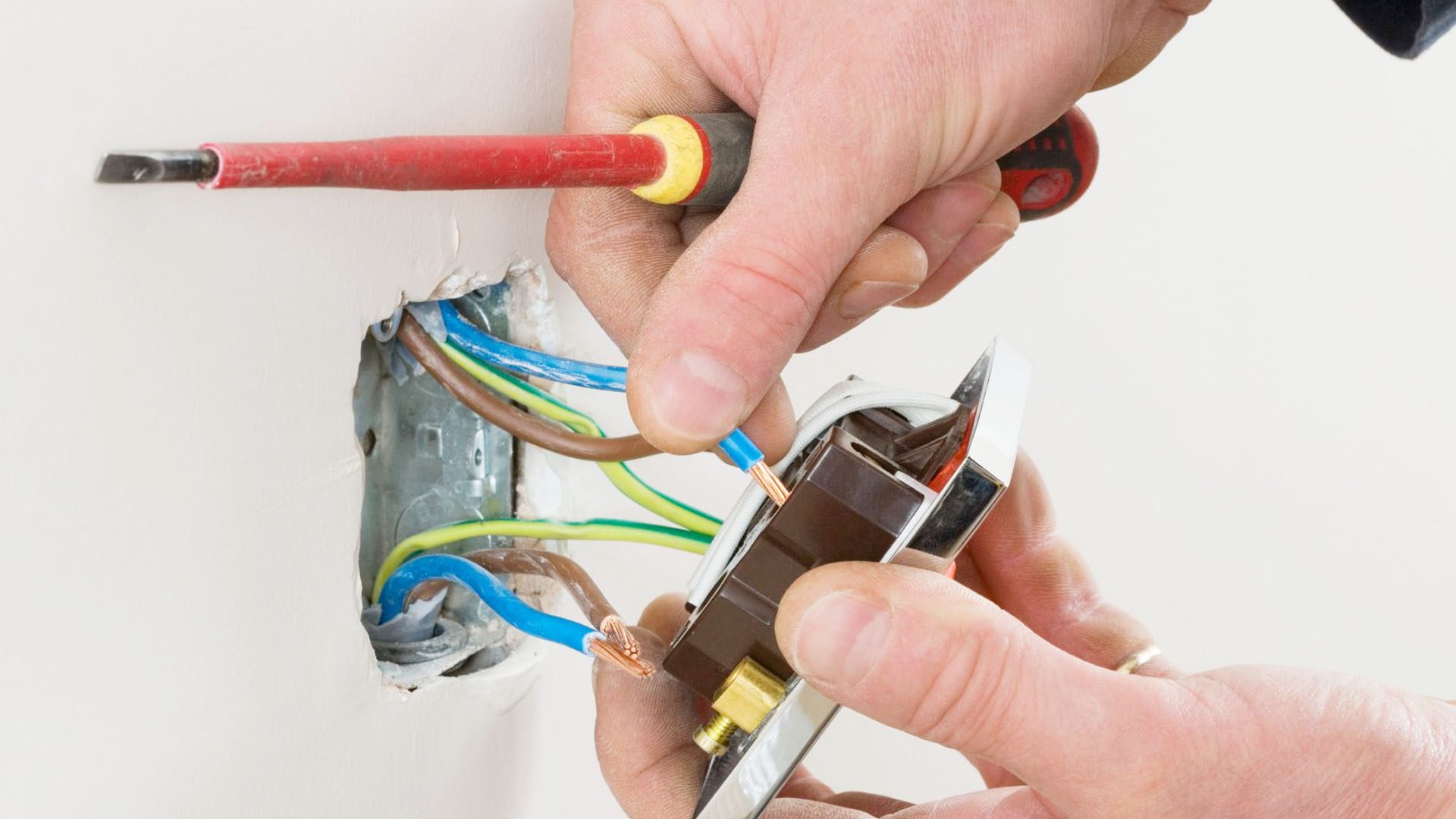 How to proceed in Electrical Outlet Work Needs To Be Done in Same Outlets?